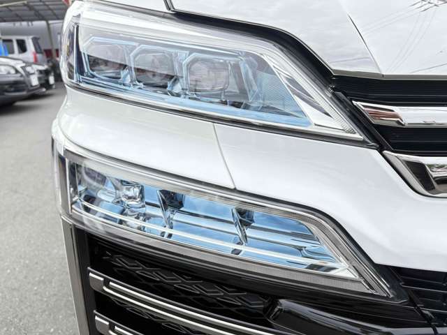 トヨタ ヴェルファイア　ハイブリッド ハイブリッド ２．５ ＺＲ Ｅ－ＦＯＵＲ ４ＷＤ H30年 (東海) 99