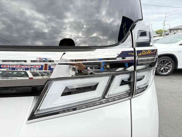 トヨタ ヴェルファイア　ハイブリッド ハイブリッド ２．５ ＺＲ Ｅ－ＦＯＵＲ ４ＷＤ H30年 (東海) 99