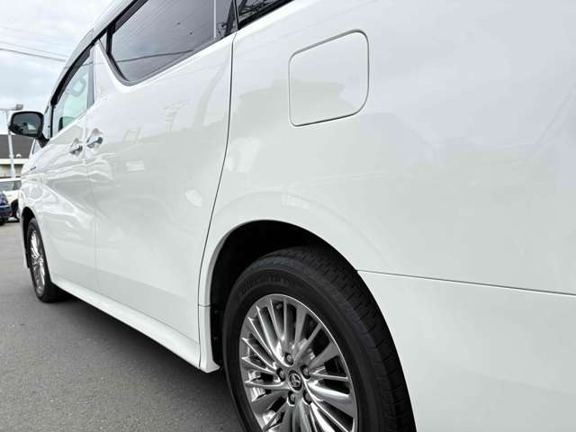 トヨタ ヴェルファイア　ハイブリッド ハイブリッド ２．５ ＺＲ Ｅ－ＦＯＵＲ ４ＷＤ H30年 (東海) 99