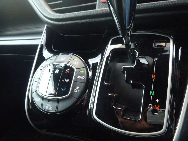 トヨタ ヴォクシー ２．０ ＺＳ 煌ＩＩＩ ４ＷＤ R3年 (北海道) 99