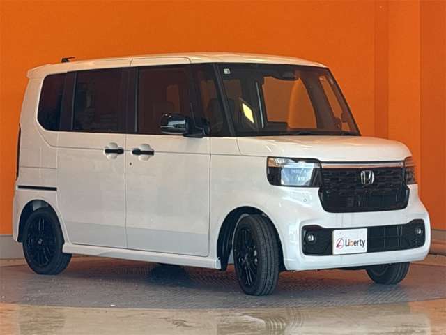 ホンダ Ｎ　ＢＯＸ カスタム ６６０ ターボ ブラック スタイル R8年 (近畿) 99