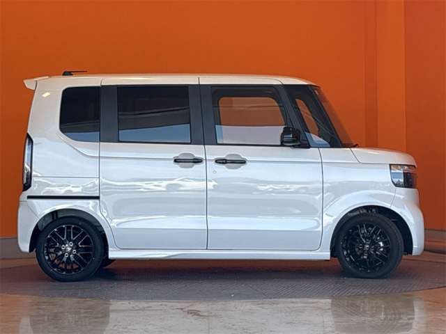 ホンダ Ｎ　ＢＯＸ カスタム ６６０ ターボ ブラック スタイル R8年 (近畿) 99