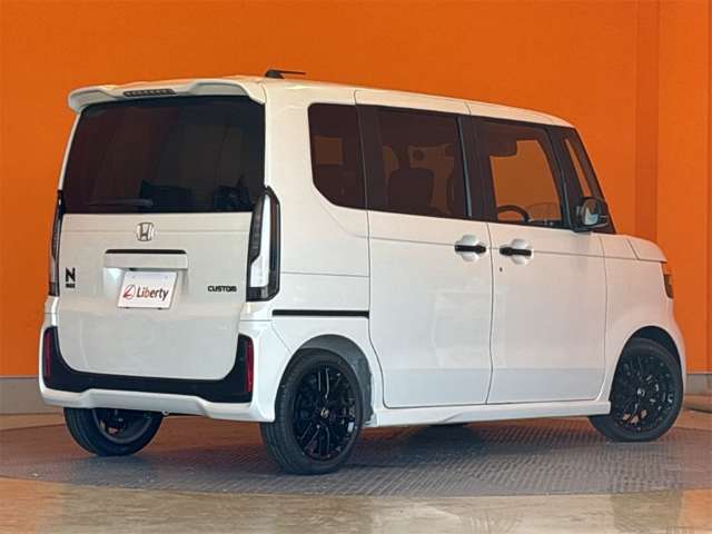 ホンダ Ｎ　ＢＯＸ カスタム ６６０ ターボ ブラック スタイル R8年 (近畿) 99