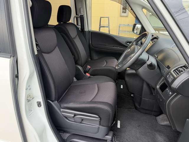 日産 セレナ ２．０ ハイウェイスター Ｓ－ＨＹＢＲＩＤ H24年 (近畿) 99