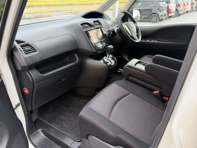 日産 セレナ ２．０ ハイウェイスター Ｓ－ＨＹＢＲＩＤ H24年 (近畿) 99