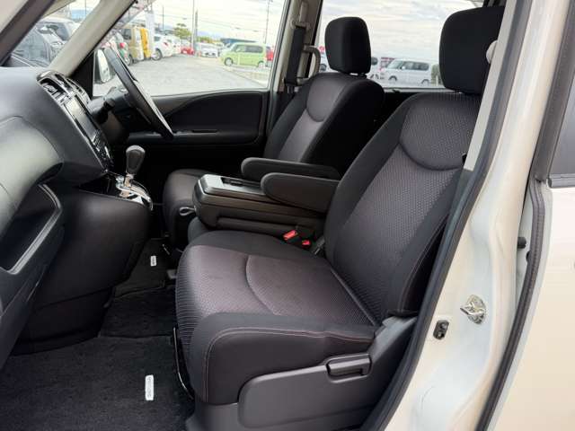 日産 セレナ ２．０ ハイウェイスター Ｓ－ＨＹＢＲＩＤ H24年 (近畿) 99