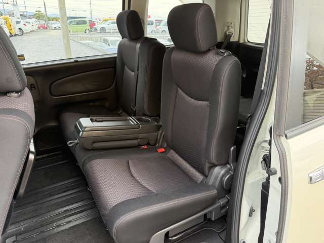 日産 セレナ ２．０ ハイウェイスター Ｓ－ＨＹＢＲＩＤ H24年 (近畿) 99