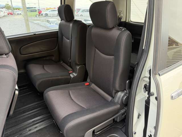 日産 セレナ ２．０ ハイウェイスター Ｓ－ＨＹＢＲＩＤ H24年 (近畿) 99