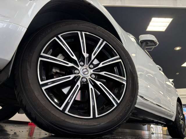 ボルボ ＸＣ６０ Ｔ５ ＡＷＤ インスクリプション ４ＷＤ H29年 () 99