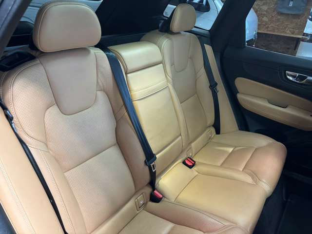 ボルボ ＸＣ６０ Ｔ５ ＡＷＤ インスクリプション ４ＷＤ H29年 () 99