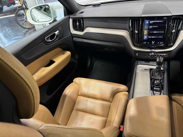 ボルボ ＸＣ６０ Ｔ５ ＡＷＤ インスクリプション ４ＷＤ H29年 () 99