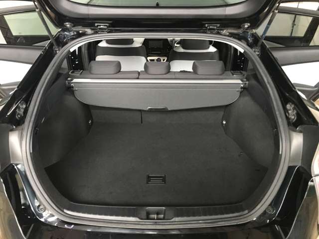 トヨタ プリウス １．８ Ｓ Ｅ－ＦＯＵＲ ４ＷＤ H28年 (甲信越・北陸) 99
