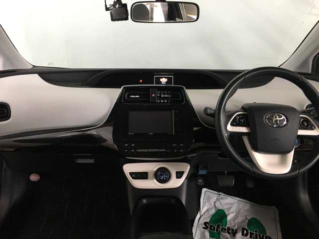 トヨタ プリウス １．８ Ｓ Ｅ－ＦＯＵＲ ４ＷＤ H28年 (甲信越・北陸) 99