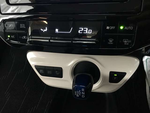 トヨタ プリウス １．８ Ｓ Ｅ－ＦＯＵＲ ４ＷＤ H28年 (甲信越・北陸) 99