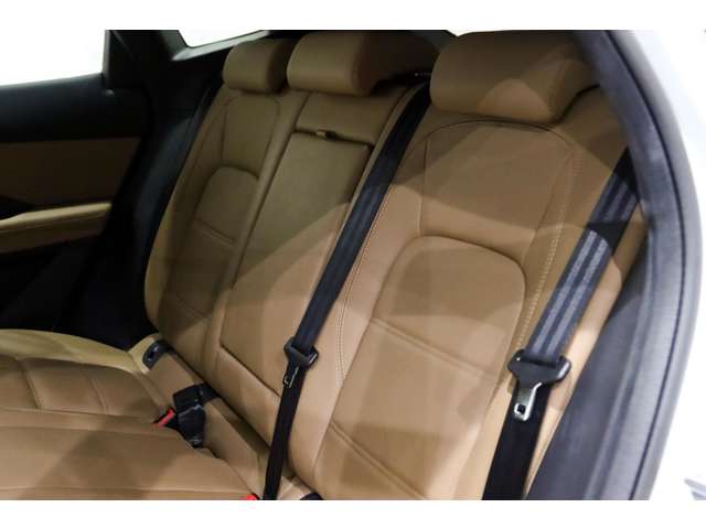 ジャガー Ｅペイス Ｓ ２．０Ｌ Ｐ２００ ４ＷＤ R3年 (関東) 99