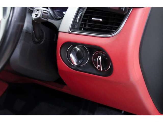 ポルシェ マカン ターボ ＰＤＫ ４ＷＤ H26年 (関東) 99