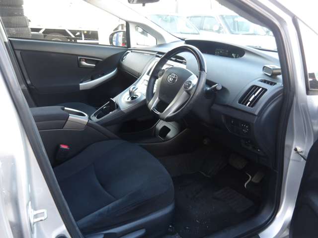 トヨタ プリウス １．８ Ｓ H25年 (東北) 99