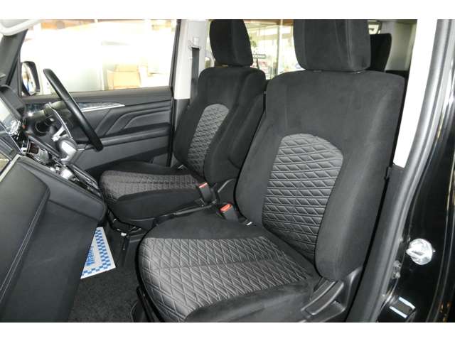 三菱 デリカ　Ｄ：５ アーバンギア ２．２ Ｇ ディーゼルターボ ４ＷＤ R1年 (東北) 99