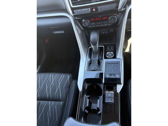 三菱 エクリプス　クロス １．５ Ｇ プラスパッケージ ４ＷＤ R1年 (東北) 99