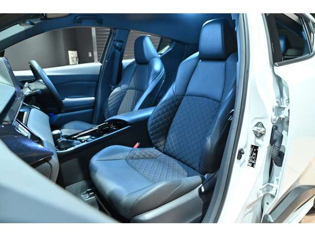 トヨタ Ｃ−ＨＲ ハイブリッド １．８ Ｇ モード ネロ セーフティ プラスＩＩ R4年 (関東) 99