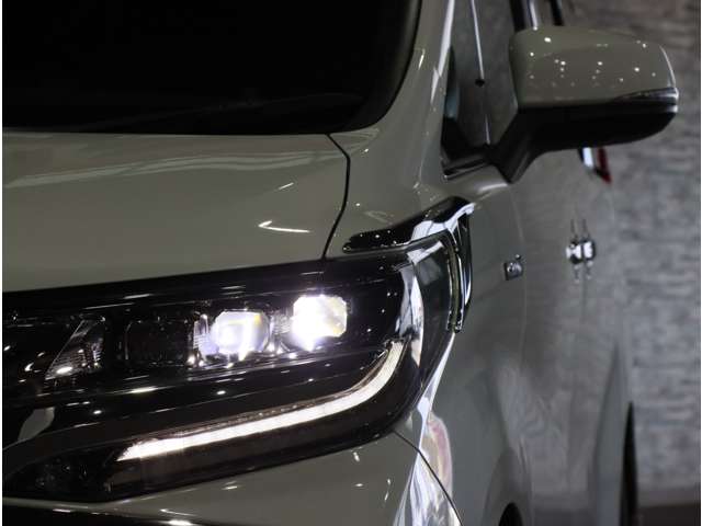 トヨタ アルファード　ハイブリッド ハイブリッド ２．５ エグゼクティブ ラウンジ Ｓ Ｅ－ＦＯＵＲ ４ＷＤ R1年 () 99