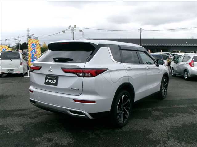 三菱 アウトランダーＰＨＥＶ ＰＨＥＶ ２．４ Ｇ ４ＷＤ R5年 (関東) 99