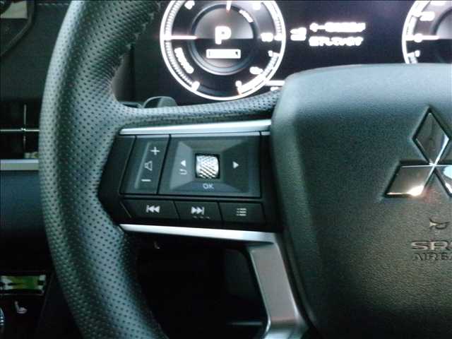 三菱 アウトランダーＰＨＥＶ ＰＨＥＶ ２．４ Ｇ ４ＷＤ R5年 (関東) 99