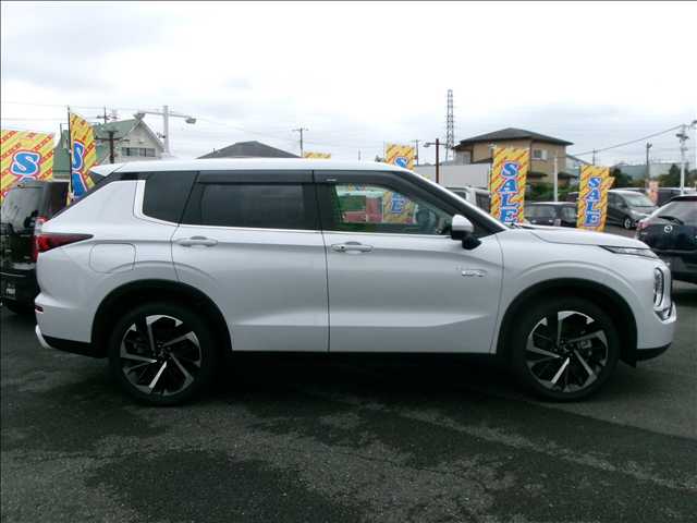 三菱 アウトランダーＰＨＥＶ ＰＨＥＶ ２．４ Ｇ ４ＷＤ R5年 (関東) 99
