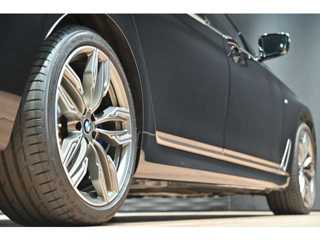 ＢＭＷ ７シリーズ Ｍ７６０ＬＩ Ｘドライブ ４ＷＤ R2年 () 99