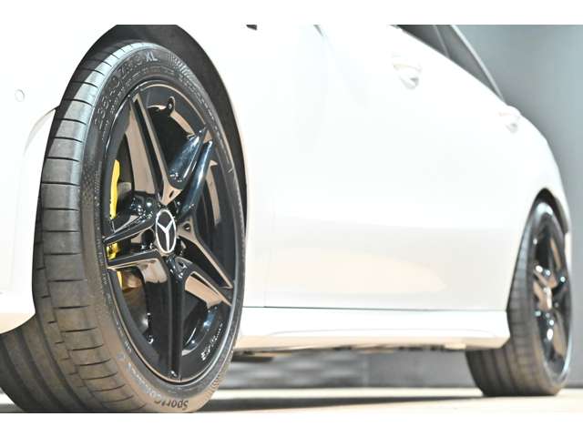 ＡＭＧ ＣＬＡ　シューティングブレーク ＣＬＡ ３５ ４マチック ４ＷＤ R3年 () 99