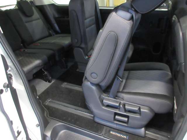 日産 セレナ １．２ Ｅ－ＰＯＷＥＲ ハイウェイスター Ｖ R2年 (関東) 99