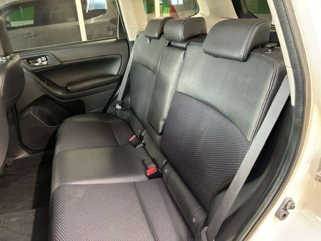 スバル フォレスター ２．０ Ｓ リミテッド ４ＷＤ H27年 () 99