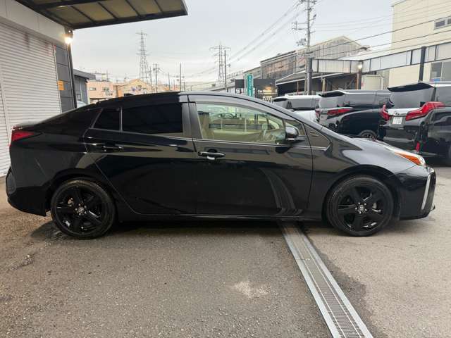 トヨタ プリウス １．８ Ｓ ツーリングセレクション R4年 (近畿) 99