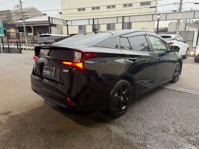 トヨタ プリウス １．８ Ｓ ツーリングセレクション R4年 (近畿) 99