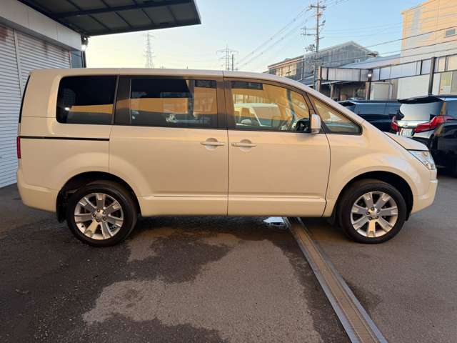 三菱 デリカ　Ｄ：５ ２．２ Ｄ パワーパッケージ ディーゼルターボ ４ＷＤ H27年 (近畿) 99