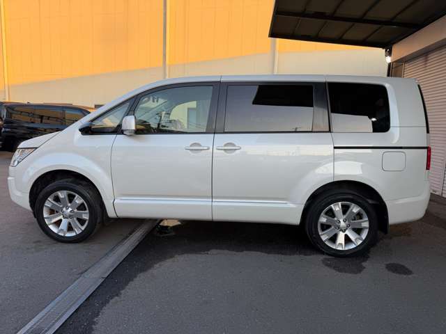 三菱 デリカ　Ｄ：５ ２．２ Ｄ パワーパッケージ ディーゼルターボ ４ＷＤ H27年 (近畿) 99