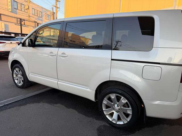 三菱 デリカ　Ｄ：５ ２．２ Ｄ パワーパッケージ ディーゼルターボ ４ＷＤ H27年 (近畿) 99