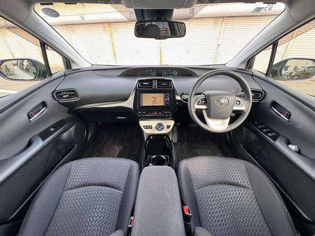 トヨタ プリウス １．８ Ｓ セーフティ プラス H30年 (近畿) 99