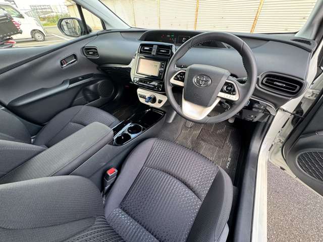 トヨタ プリウス １．８ Ｓ セーフティ プラス H30年 (近畿) 99