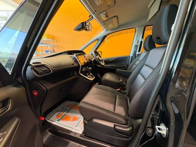 日産 セレナ ２．０ ハイウェイスター Ｖセレクション H29年 (近畿) 99