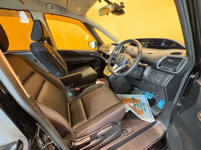 日産 セレナ ２．０ ハイウェイスター Ｖセレクション H29年 (近畿) 99