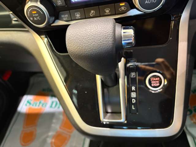 日産 セレナ ２．０ ハイウェイスター Ｖセレクション H29年 (近畿) 99