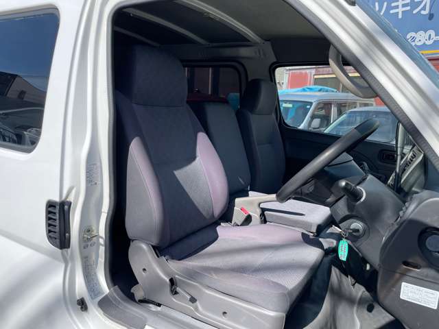 日産 キャラバンバン ３．０ ＤＸ ロングボディ ディーゼルターボ ４ＷＤ H22年 (近畿) 99
