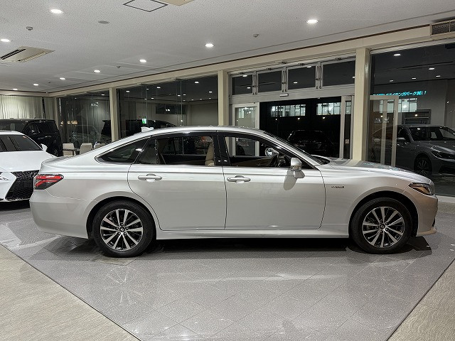 トヨタ クラウン　ハイブリッド ハイブリッド ２．５ Ｓ ＦＯＵＲ Ｃパッケージ ４ＷＤ R1年 () 99