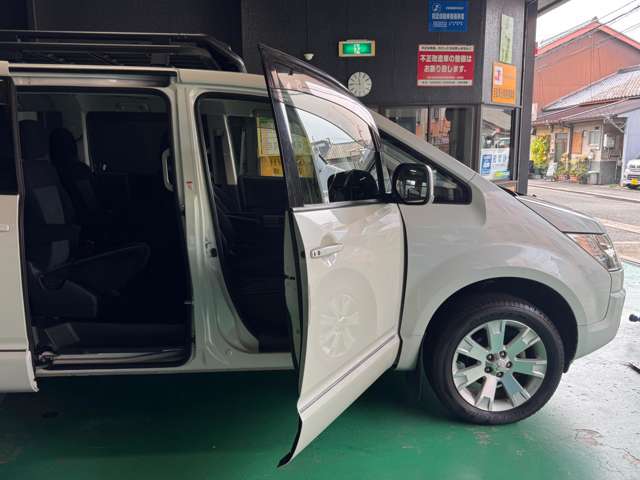 三菱 デリカ　Ｄ：５ ２．４ Ｇ パワーパッケージ ４ＷＤ H23年 (近畿) 99