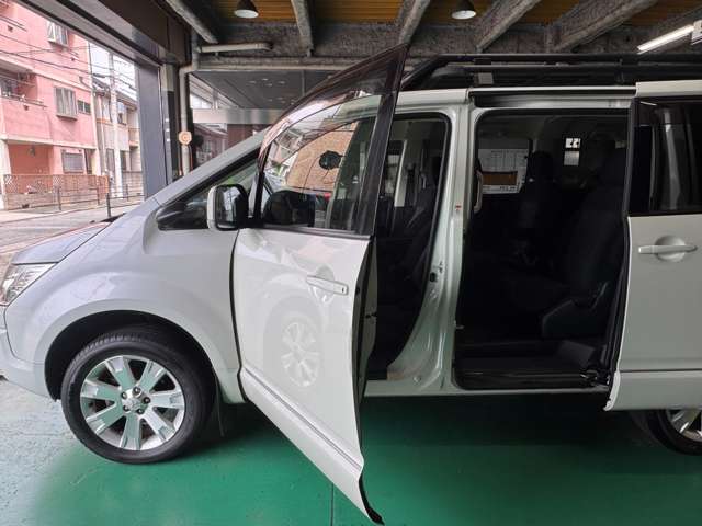 三菱 デリカ　Ｄ：５ ２．４ Ｇ パワーパッケージ ４ＷＤ H23年 (近畿) 99