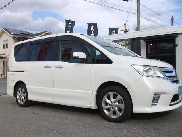 日産 セレナ ２．０ ハイウェイスター Ｖセレクション H23年 (近畿) 99