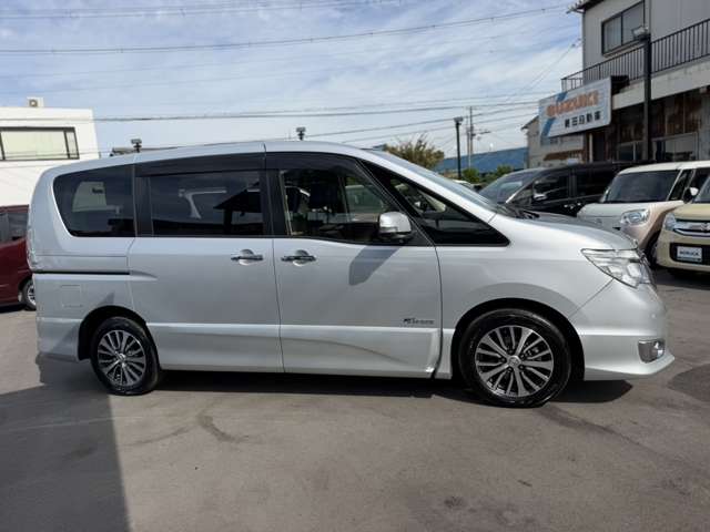 日産 セレナ ２．０ ハイウェイスター Ｖセレクション＋ＳＡＦＥＴＹＩＩ Ｓ－ＨＹＢＲＩＤ H27年 (近畿) 99