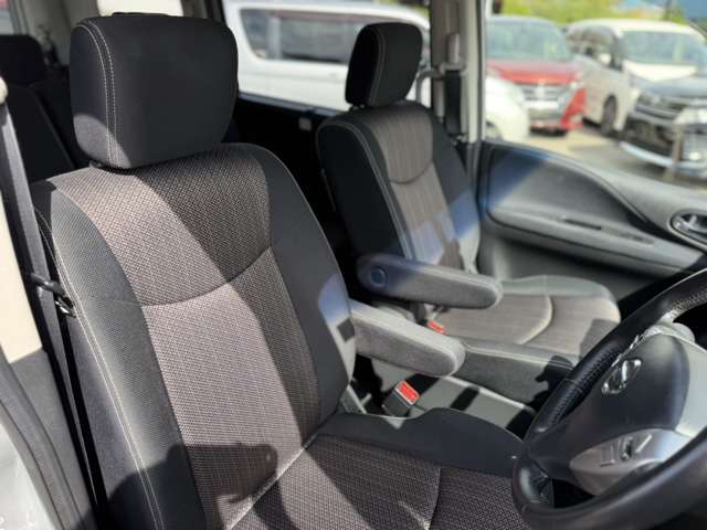 日産 セレナ ２．０ ハイウェイスター Ｖセレクション＋ＳＡＦＥＴＹＩＩ Ｓ－ＨＹＢＲＩＤ H27年 (近畿) 99