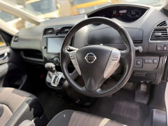 日産 セレナ ２．０ ハイウェイスター Ｖセレクション＋ＳＡＦＥＴＹＩＩ Ｓ－ＨＹＢＲＩＤ H27年 (近畿) 99